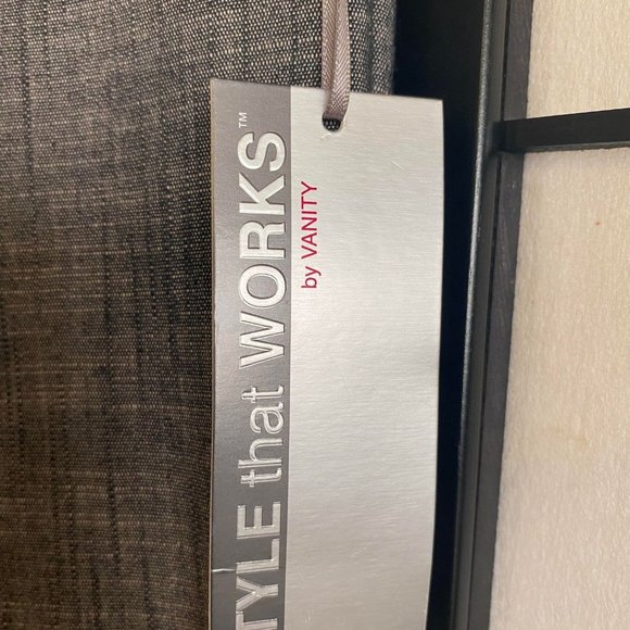 NWT Style that Works by Vanity Gray Shorts Capris Cropped Pants Size 3 - Picture 5 of 6